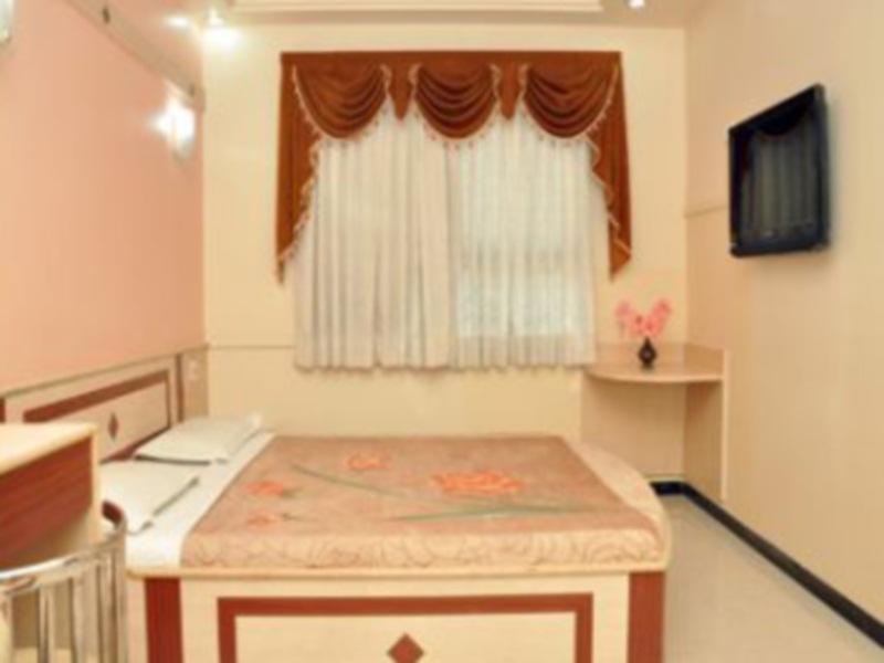 Hotel Everstar Rajkot Exterior photo